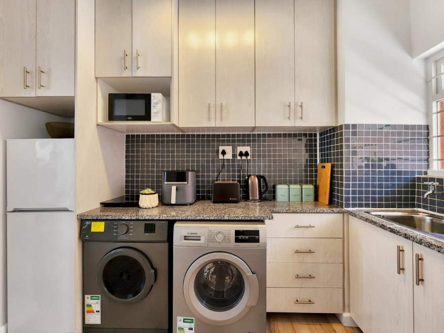 1 Bedroom Property for Sale in Three Anchor Bay Western Cape